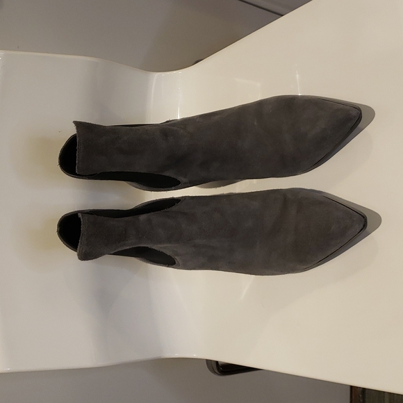 Kendall + Kylie Grey Suede Finley Boots – 10 - Picture 2 of 6